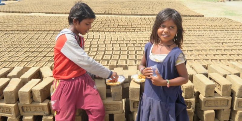 Children-of-laborers-eating
