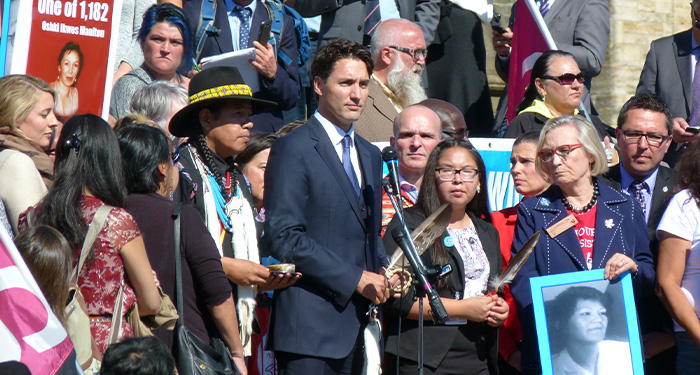 Prime Minister of Canada, Justin Trudeau, giving a speech on missing and murdered Indigenous women in front of Parliament in Ottawa in October 2016.