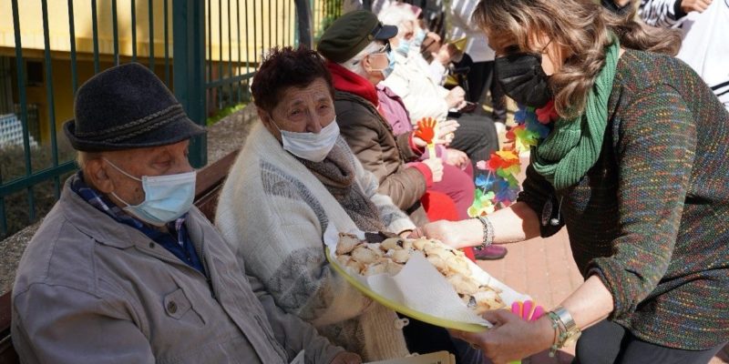 Special Purim activity in which hundreds of volunteers come to the homes of about 1,500 lonely elderly people and give them festive food gifts