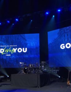 Franklin Graham Kicks Off God Loves You UK Tour