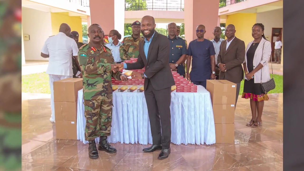 Theovision Christian ministry donated 2,500 audio Bible sticks to the Ghana Armed Forces at the Command Officers’ Mess, Burma Camp, Accra.