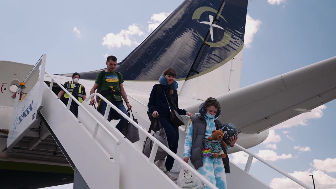 May 15, DC-8 cargo jet left Poland on a special mission to bring 28 Ukrainian refugees to Canada to reunite with family