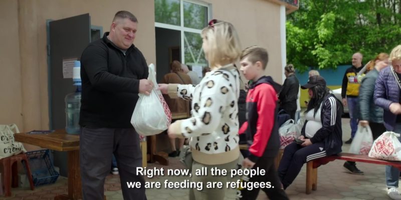 Samaritan’s Purse church partner in Ukraine, is helping distribute food feeding refugees who have fled homes due to the ongoing conflict