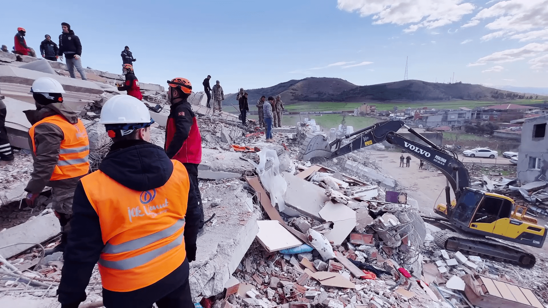 Samaritan's Purse is urging prayer for all those who are in anguish after the earthquakes in Turkey and for the work of their teams.