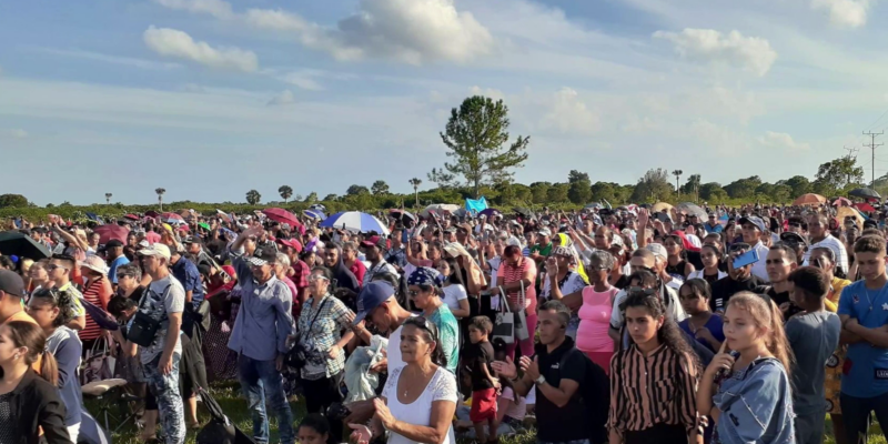 More than 10,000 People attended the Bible Event in Cuba