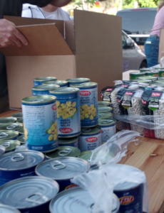 Samaritan’s Purse is working with ministry partners in Israel to distribute grocery boxes to Israeli families.
