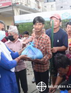 The project organized a flood relief distribution, providing dry ration kits to 550 flood-stricken families.