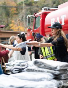 Governor Kristi Noem Joining Franklin Graham on Samaritan’s Purse Airlift Mission to Deliver Winter Clothing in Western North Carolina